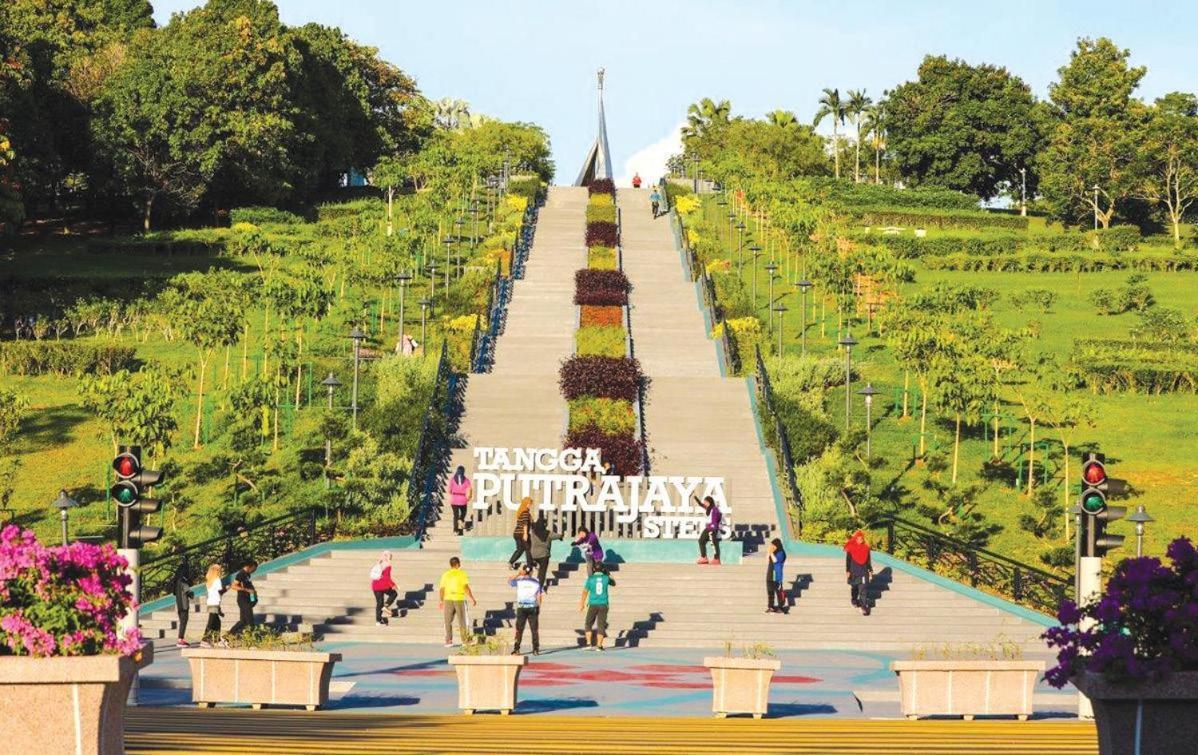 โรงแรมเอนเคลฟ ปุตราจายา ภายนอก รูปภาพ